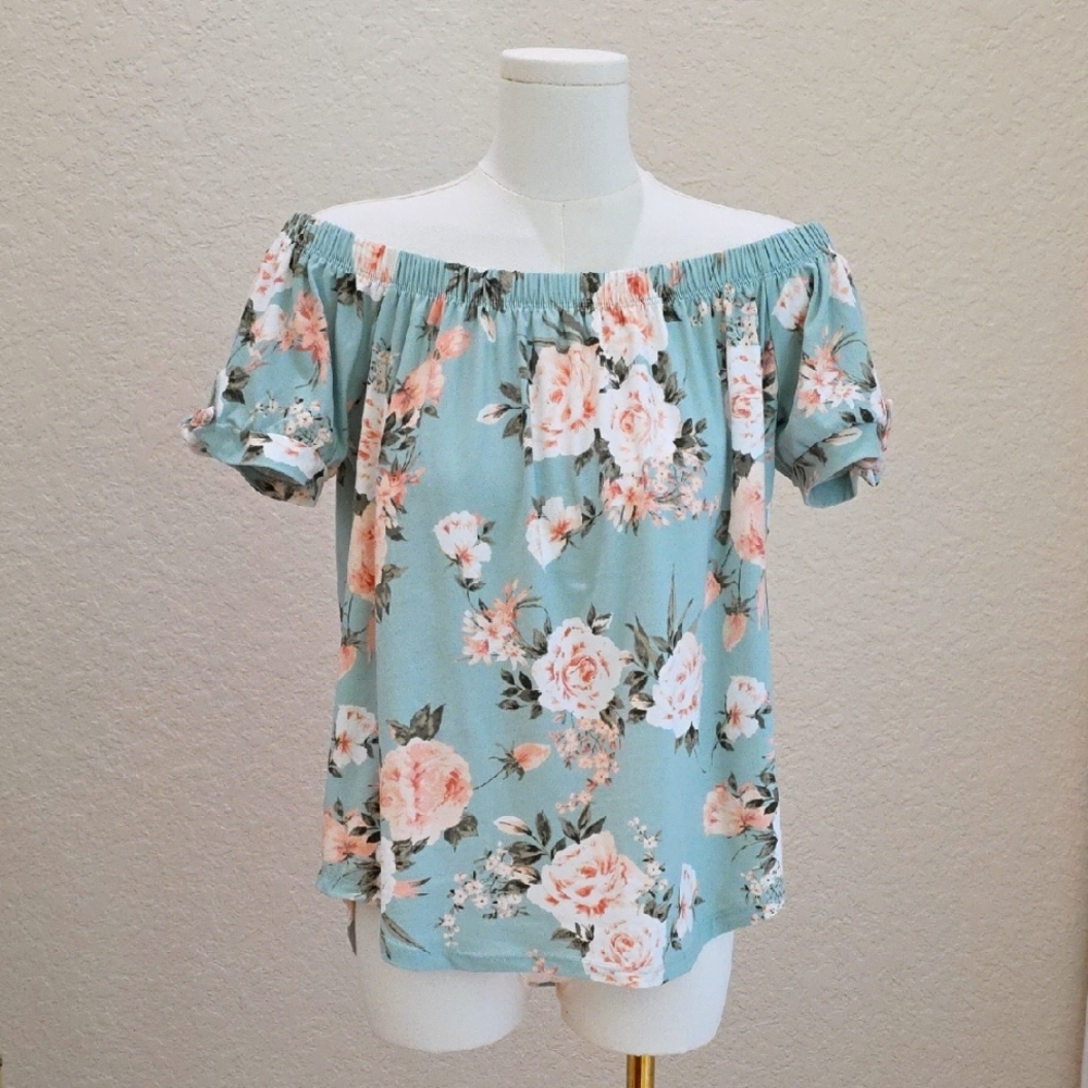 NWOT - Derek Heart Floral Off-Shoulder Top - Medium